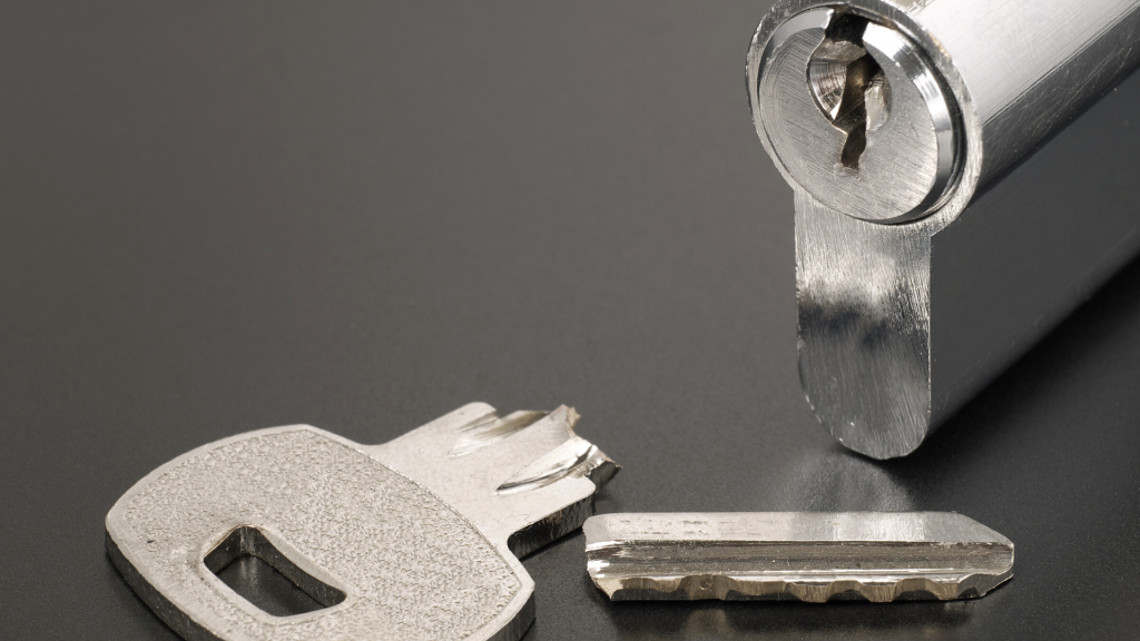 how-to-get-a-broken-key-out-of-a-lock-lucky-locksmith-service